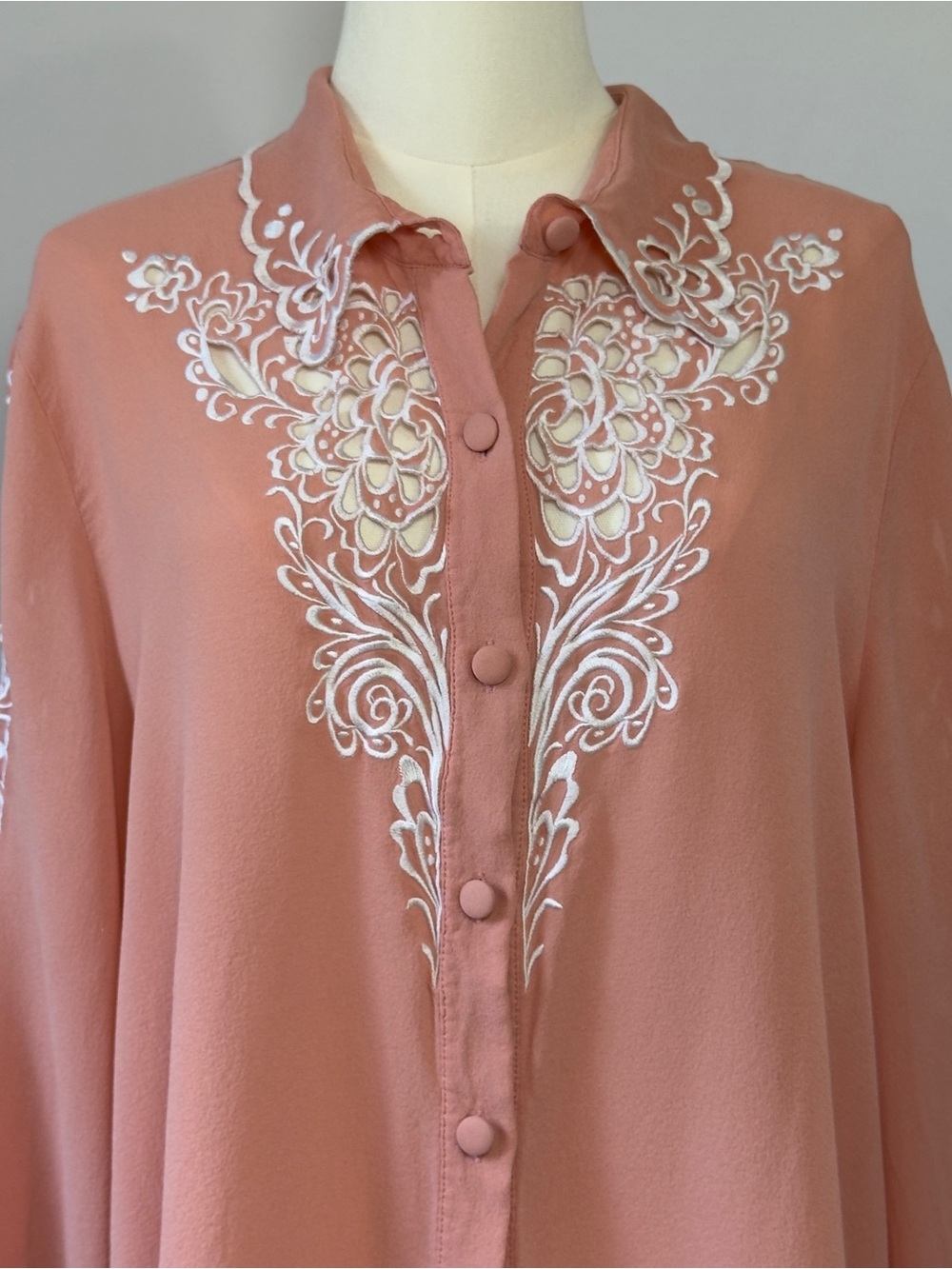 Bob Mackie Wearable Art Silk Blouse Blush Pink Cutwork Embroidery Size 2X - Picture 2 of 13